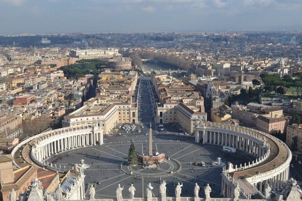 Pensez à Rome pour vos vacances luxueuses en amoureux